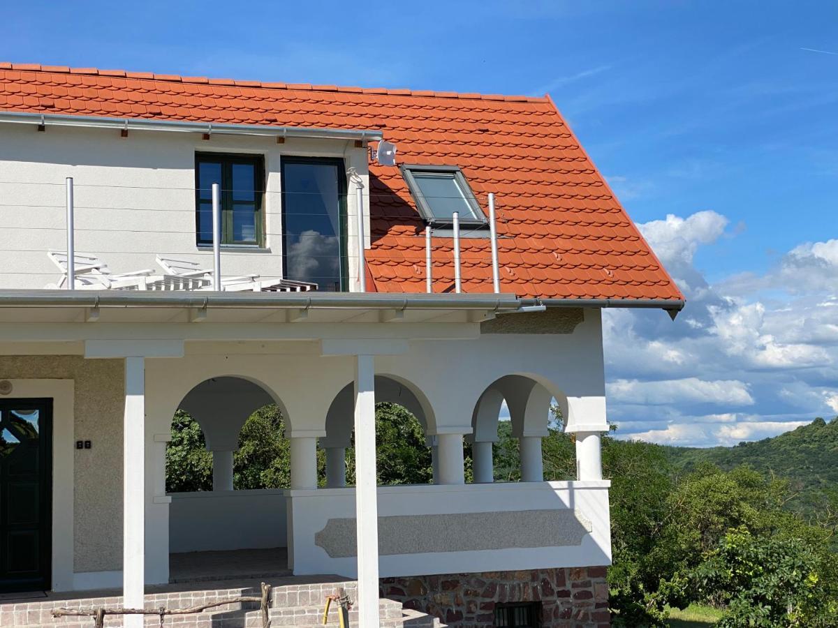 Chateau Segesdi Borapartman Gyulakeszi Exterior foto